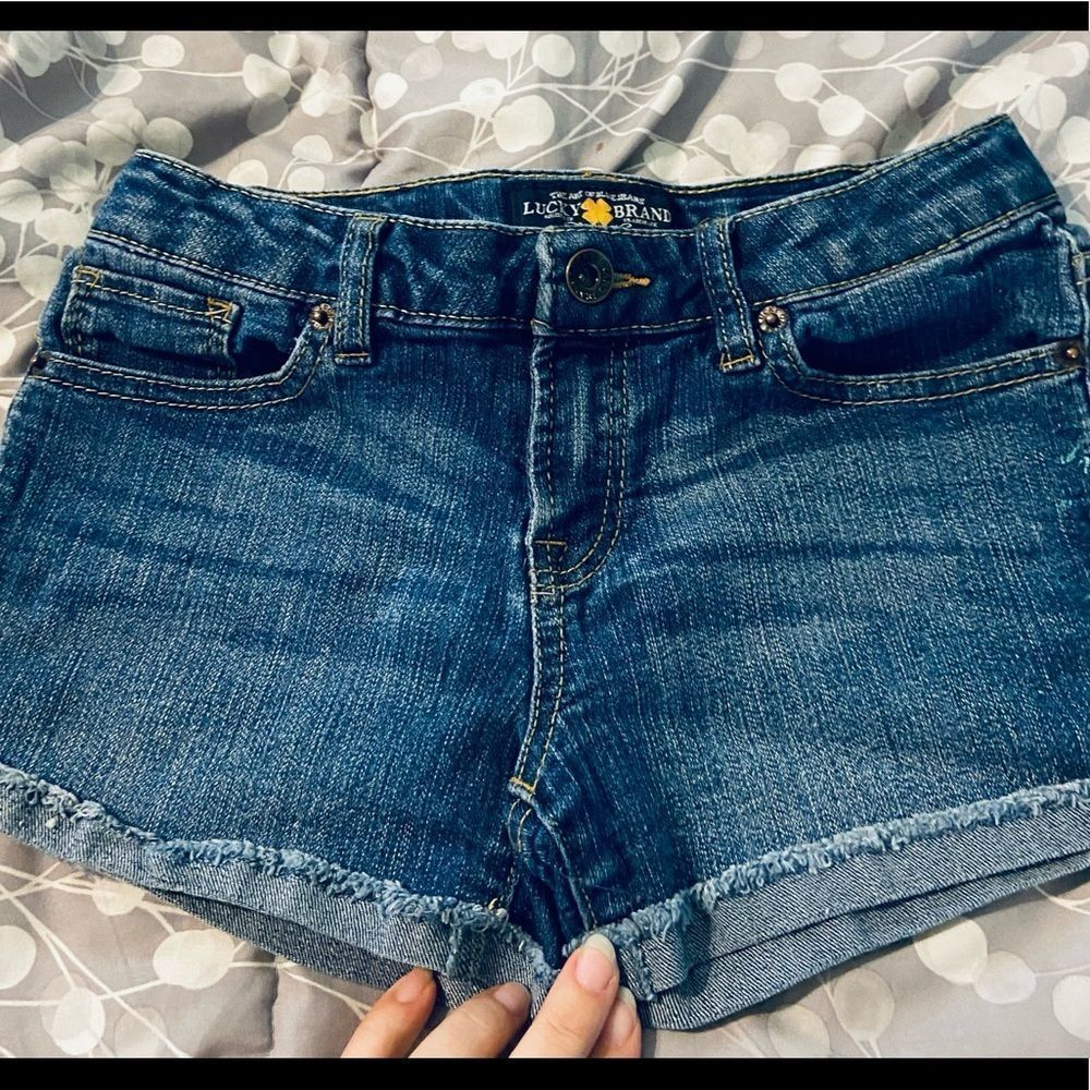 Lucky brand super stretch size 10 shorts adjustable waist 4